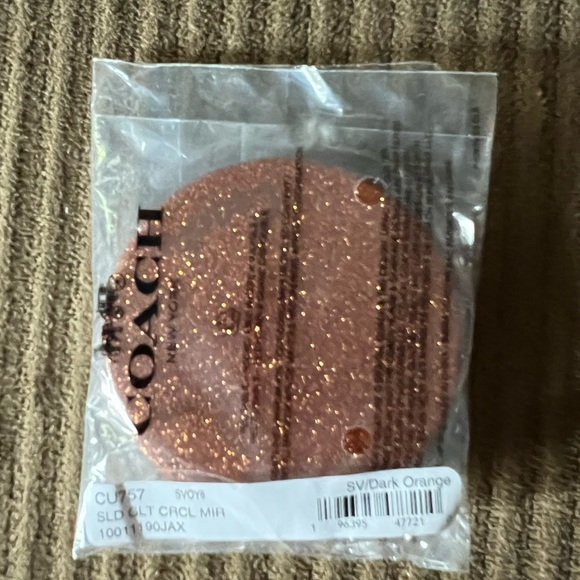 Coach Glitter Circle Compact Mirror nwt in packaging - Picture 2 of 3